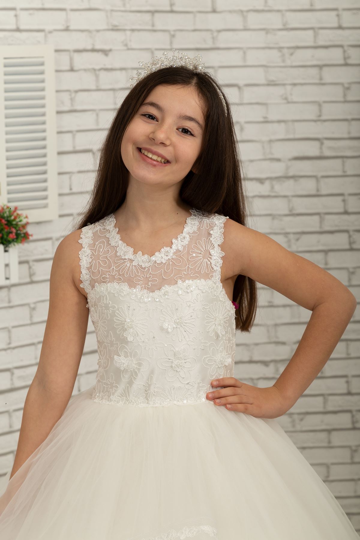 3 sizes of lace, layered hemline detailed Fluffy Girl's Evening Dress 616 Cream